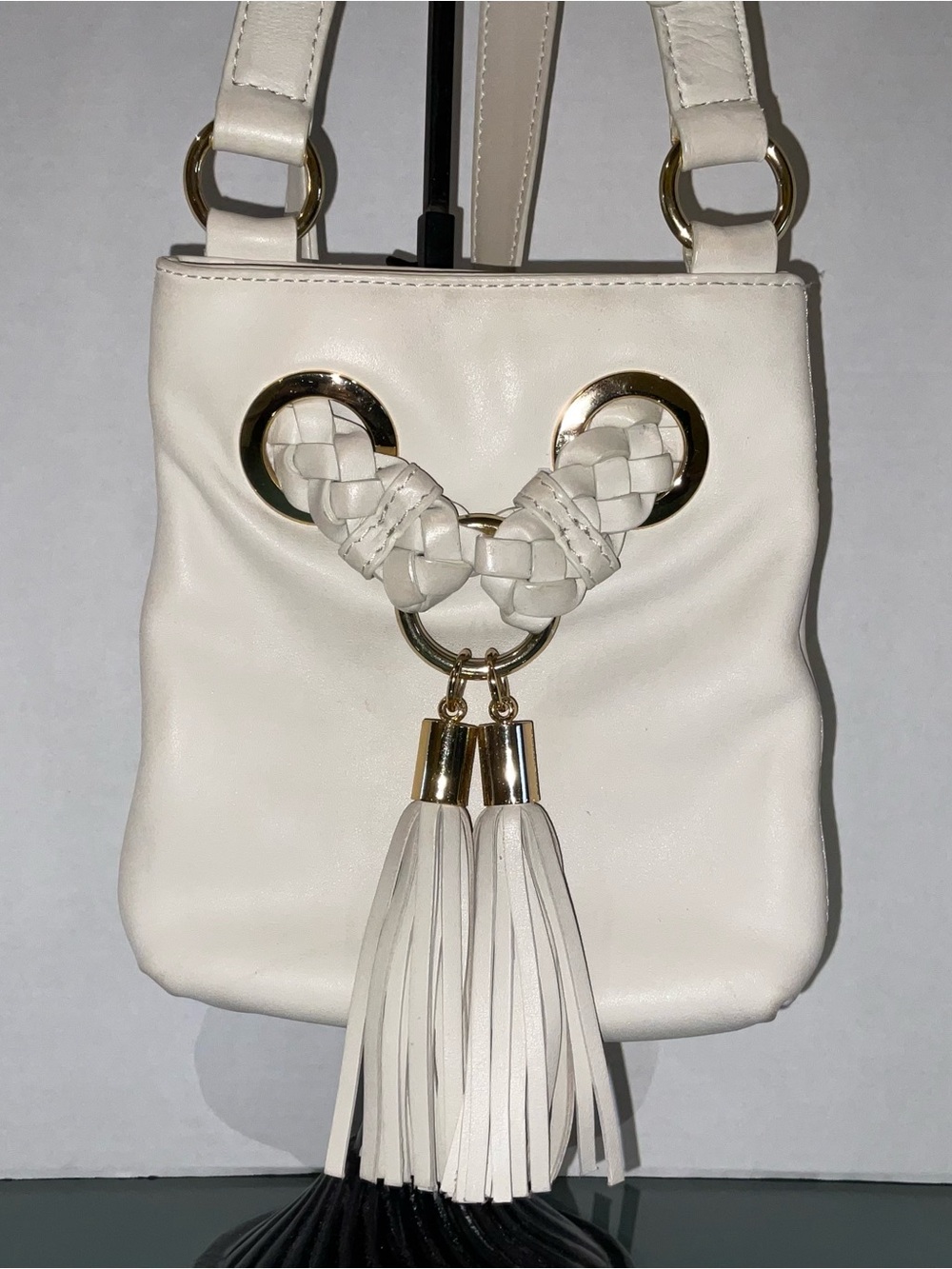 MICHAEL KORS BONE LEATHER CROSSBODY WITH COMFORTABLE STRAP, 2 BRAIDS W/TASSLE